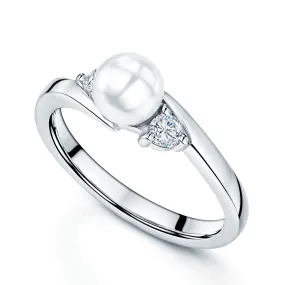 18ct White Gold Cultured Pearl & Diamond Twist Ring