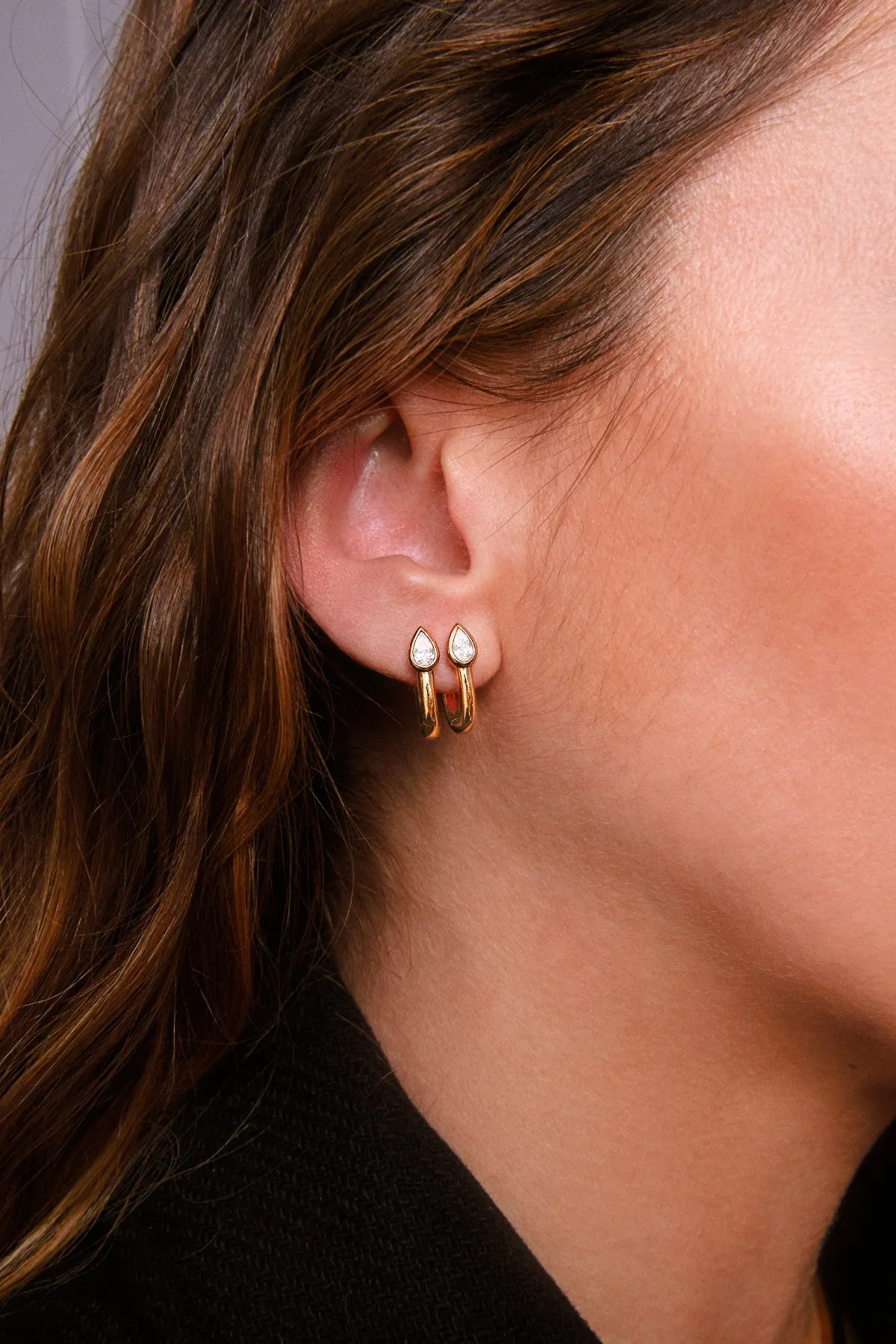 Hoop Earrings with Pear - Yellow Silver