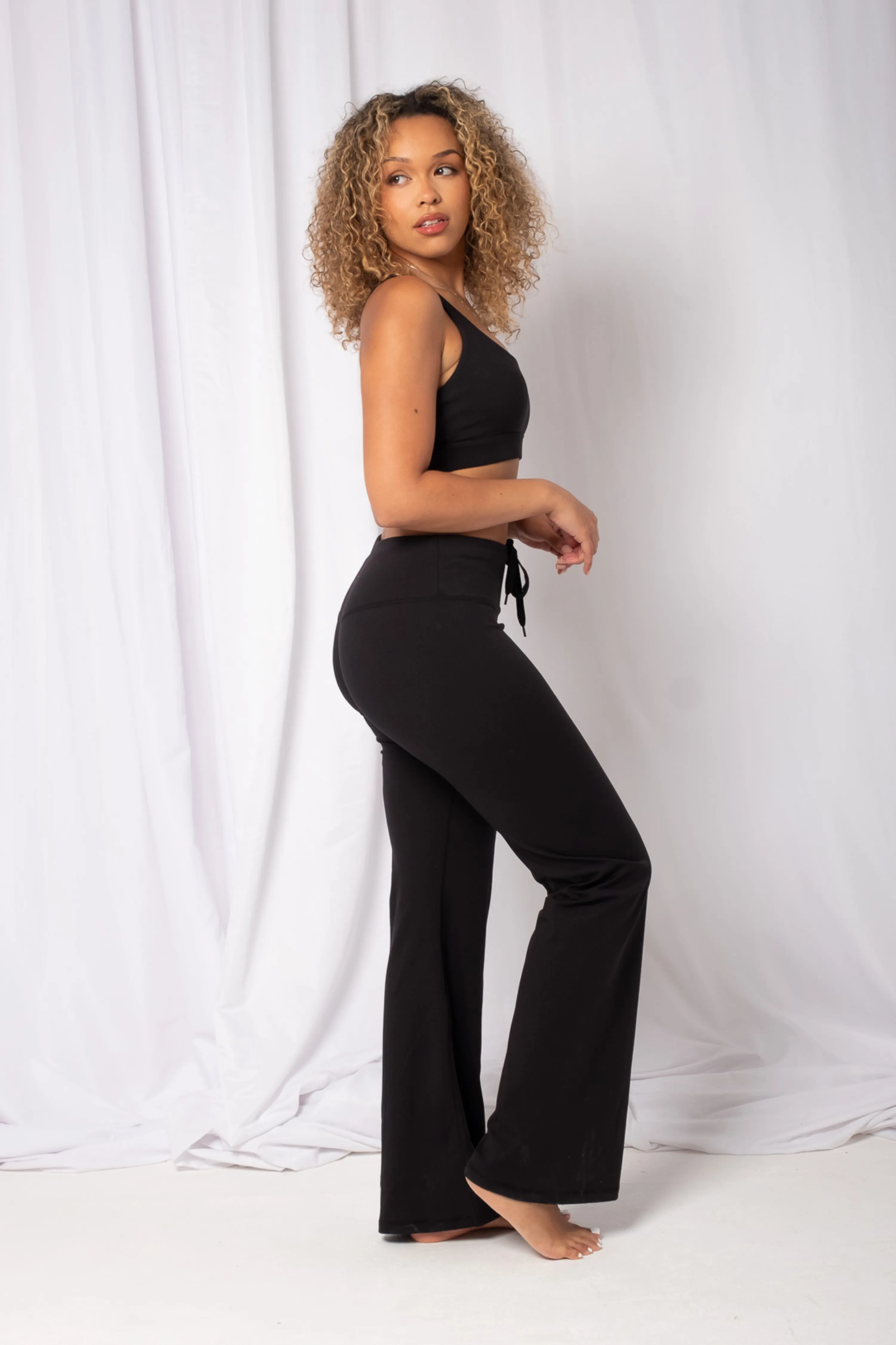 Regular High Waisted Wide Leg Flares Matte Black