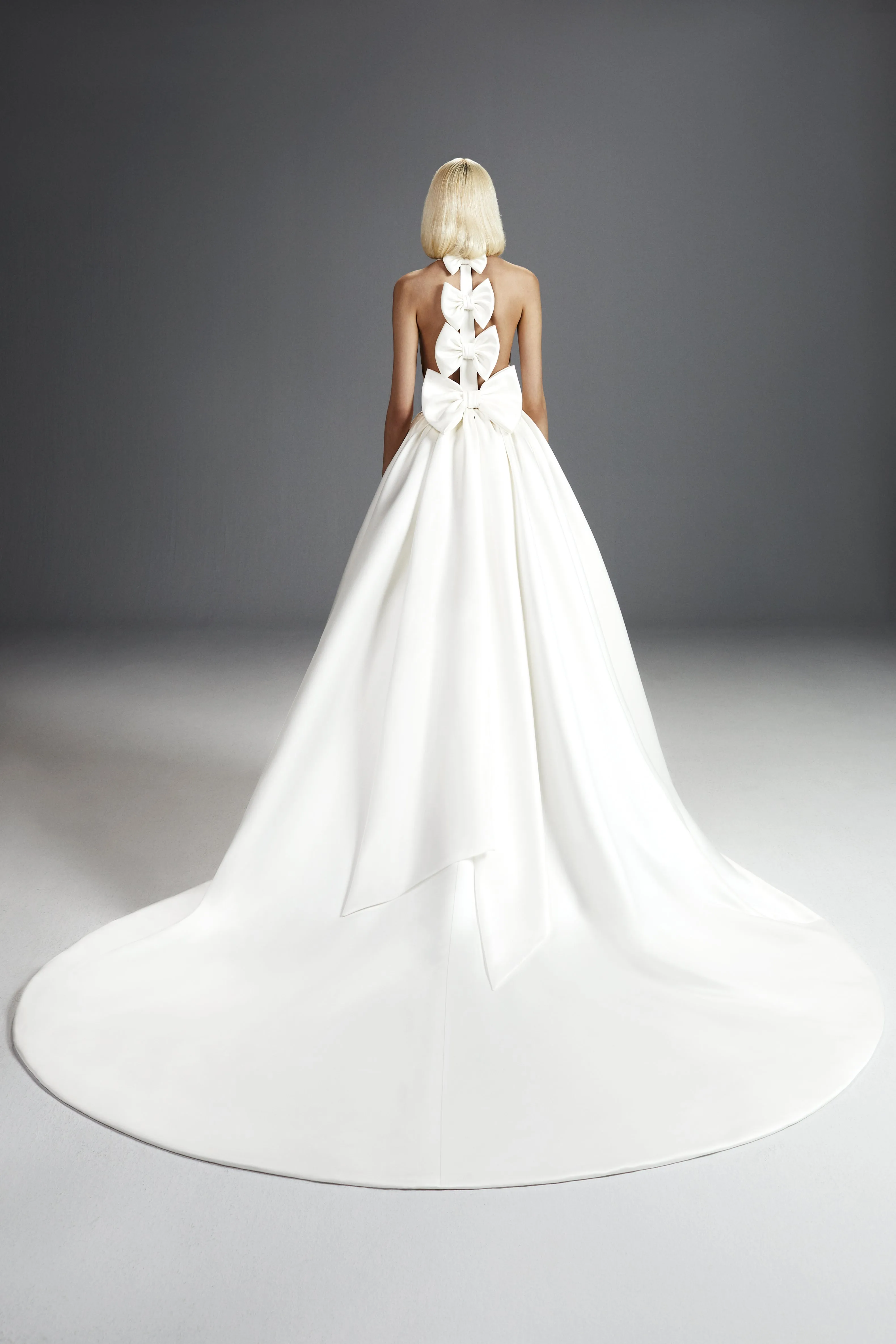 VRM376 - DREAMY BOW GOWN